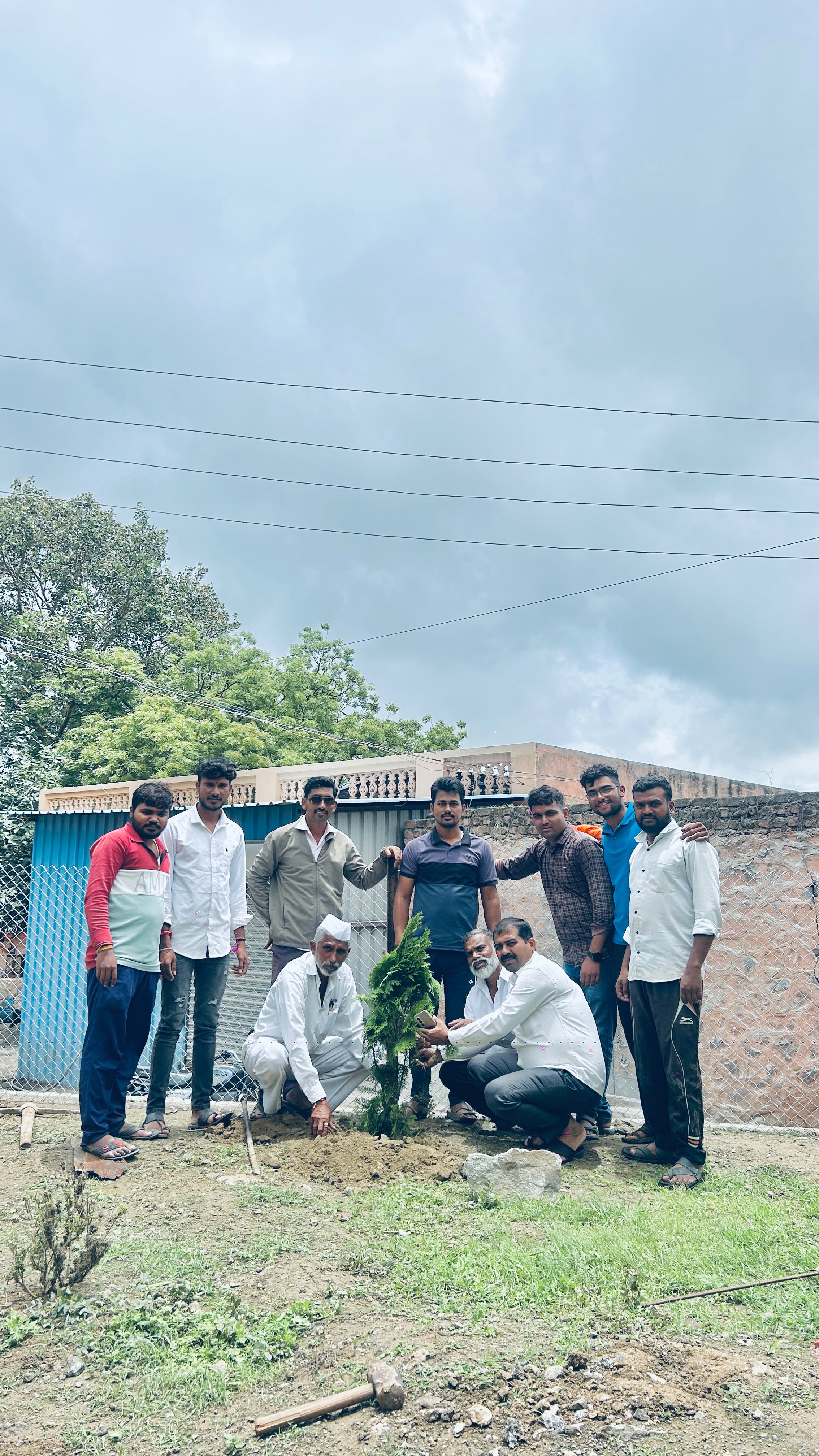 वृक्षारोपण समूह छायाचित्र
